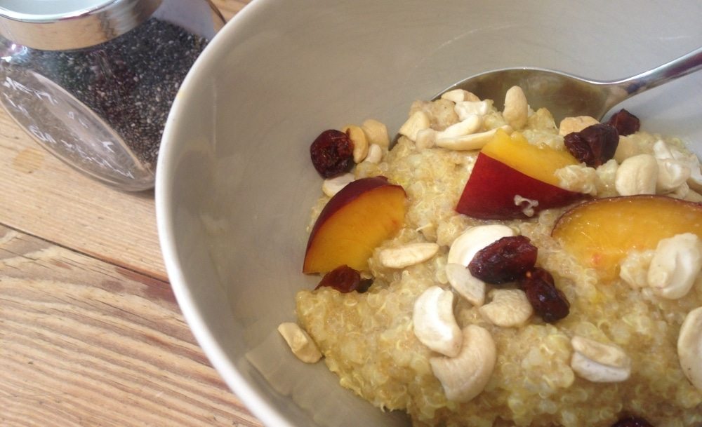 Quinoa Frühstücksbrei mit Obst - Leben mit Ohne