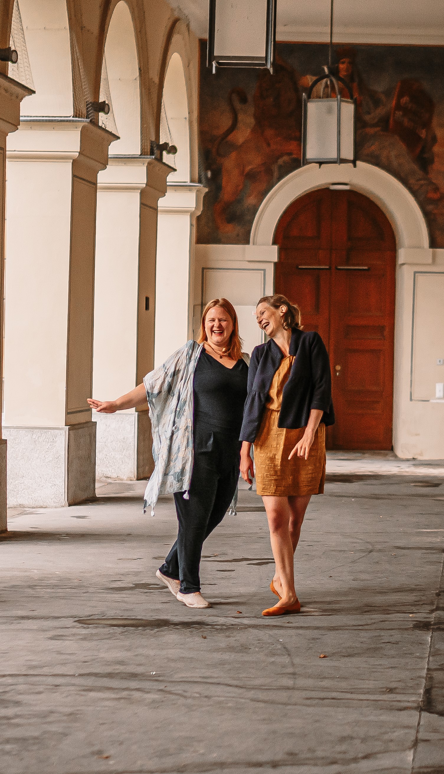 Nora Hodeige und Anna Schastok